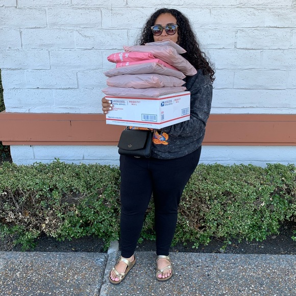 Meet Your Posher, @goodvibesmarket - Picture 5 of 14